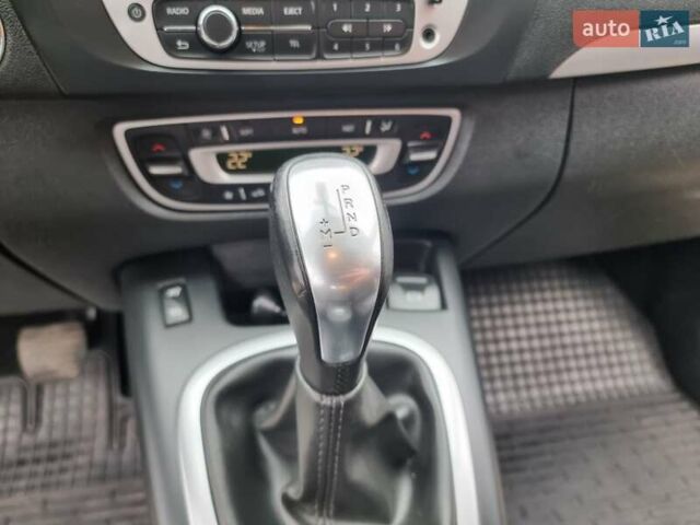 Сірий Рено Гранд Сценік, об'ємом двигуна 1.46 л та пробігом 217 тис. км за 8500 $, фото 24 на Automoto.ua