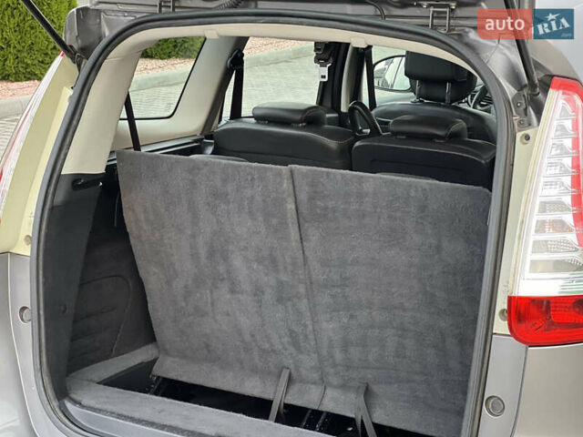 Сірий Рено Гранд Сценік, об'ємом двигуна 1.5 л та пробігом 210 тис. км за 10000 $, фото 74 на Automoto.ua