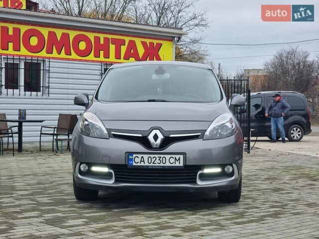 Сірий Рено Гранд Сценік, об'ємом двигуна 1.46 л та пробігом 217 тис. км за 8500 $, фото 11 на Automoto.ua