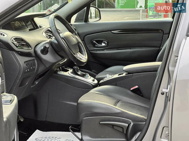 Сірий Рено Гранд Сценік, об'ємом двигуна 1.5 л та пробігом 210 тис. км за 10000 $, фото 55 на Automoto.ua