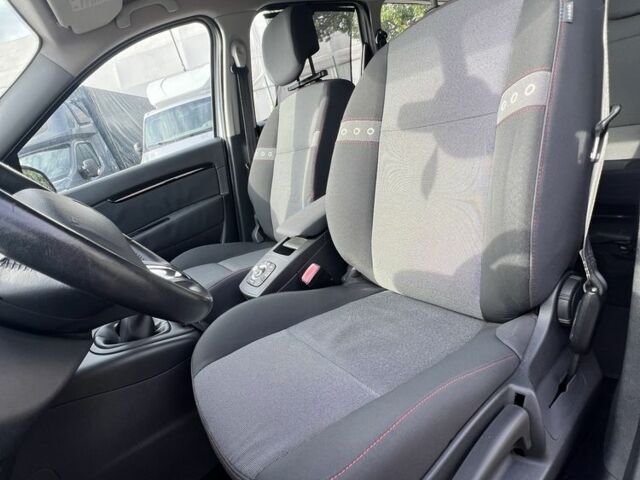 Сірий Рено Гранд Сценік, об'ємом двигуна 1.6 л та пробігом 194 тис. км за 8777 $, фото 6 на Automoto.ua