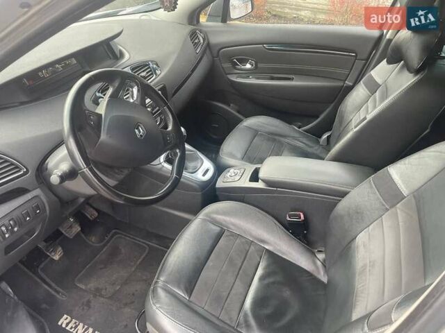 Серый Рено Гранд Сценик, объемом двигателя 1.5 л и пробегом 239 тыс. км за 8300 $, фото 9 на Automoto.ua