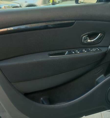 Серый Рено Гранд Сценик, объемом двигателя 1.5 л и пробегом 210 тыс. км за 9650 $, фото 28 на Automoto.ua