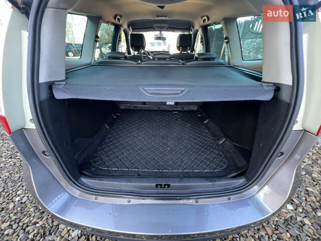 Серый Рено Гранд Сценик, объемом двигателя 1.6 л и пробегом 220 тыс. км за 9299 $, фото 33 на Automoto.ua