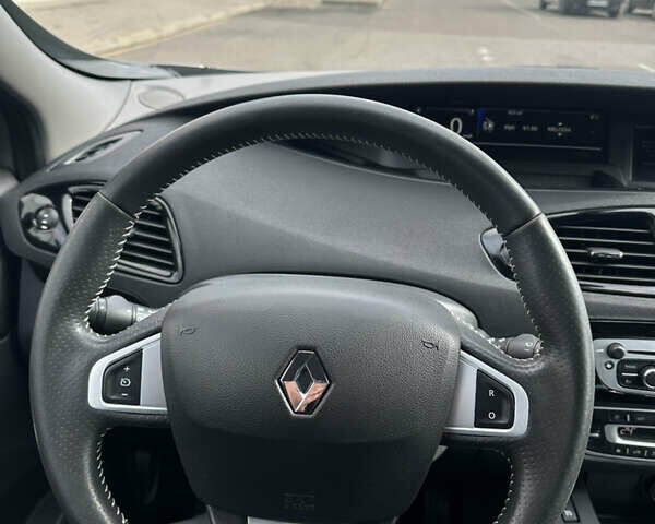 Серый Рено Гранд Сценик, объемом двигателя 1.6 л и пробегом 222 тыс. км за 8900 $, фото 19 на Automoto.ua