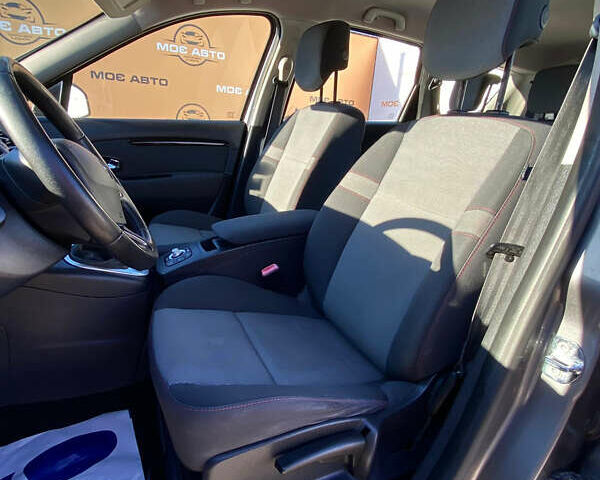 Серый Рено Гранд Сценик, объемом двигателя 1.5 л и пробегом 225 тыс. км за 9500 $, фото 11 на Automoto.ua