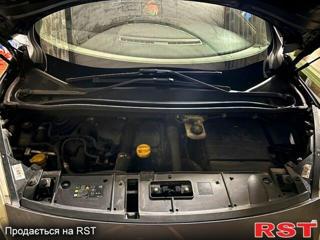 Серый Рено Гранд Сценик, объемом двигателя 1.5 л и пробегом 230 тыс. км за 8600 $, фото 7 на Automoto.ua