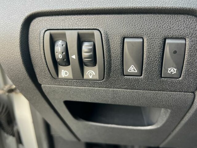 Сірий Рено Гранд Сценік, об'ємом двигуна 1.6 л та пробігом 194 тис. км за 8777 $, фото 8 на Automoto.ua