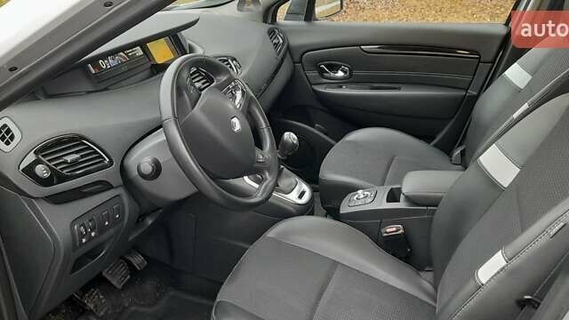 Серый Рено Гранд Сценик, объемом двигателя 1.46 л и пробегом 223 тыс. км за 11199 $, фото 15 на Automoto.ua