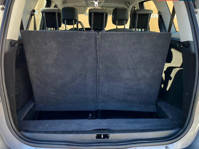 Сірий Рено Гранд Сценік, об'ємом двигуна 1.5 л та пробігом 225 тис. км за 8999 $, фото 18 на Automoto.ua