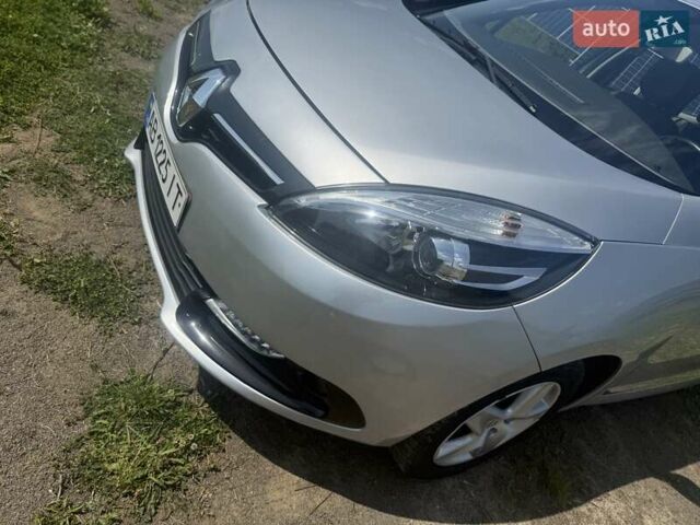 Сірий Рено Гранд Сценік, об'ємом двигуна 1.5 л та пробігом 225 тис. км за 8400 $, фото 3 на Automoto.ua