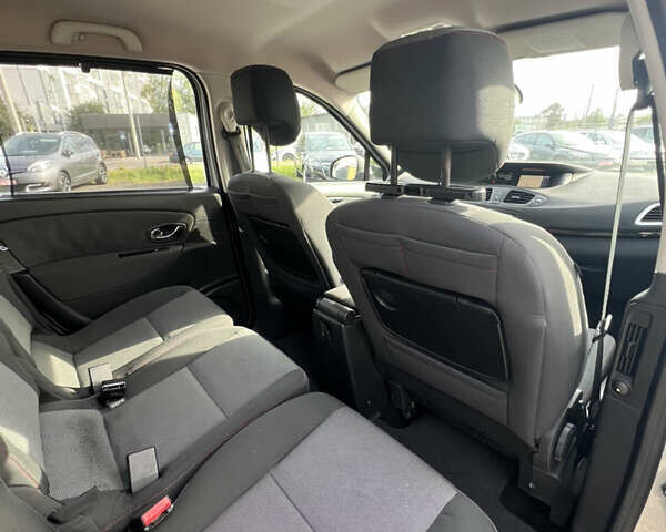 Серый Рено Гранд Сценик, объемом двигателя 1.6 л и пробегом 212 тыс. км за 8778 $, фото 32 на Automoto.ua