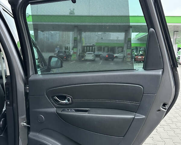 Сірий Рено Гранд Сценік, об'ємом двигуна 1.5 л та пробігом 225 тис. км за 10899 $, фото 53 на Automoto.ua