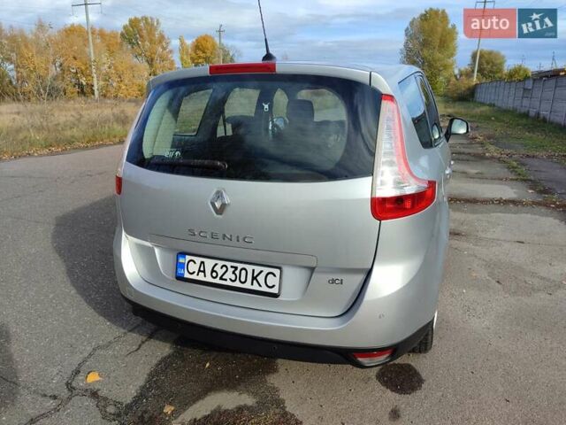 Рено Гранд Сценик 2013 в Черкассах на Automoto.ua Серый Рено Гранд Сценик, объемом двигателя 1.5 л и пробегом 254 тыс. км за 8650 $, фото 9 на Automoto.ua