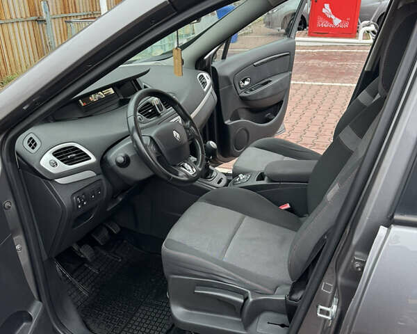 Сірий Рено Гранд Сценік, об'ємом двигуна 1.6 л та пробігом 251 тис. км за 9300 $, фото 45 на Automoto.ua