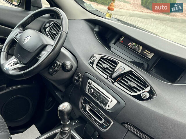 Сірий Рено Гранд Сценік, об'ємом двигуна 1.5 л та пробігом 210 тис. км за 10000 $, фото 71 на Automoto.ua
