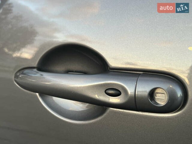 Серый Рено Гранд Сценик, объемом двигателя 0 л и пробегом 207 тыс. км за 10999 $, фото 15 на Automoto.ua