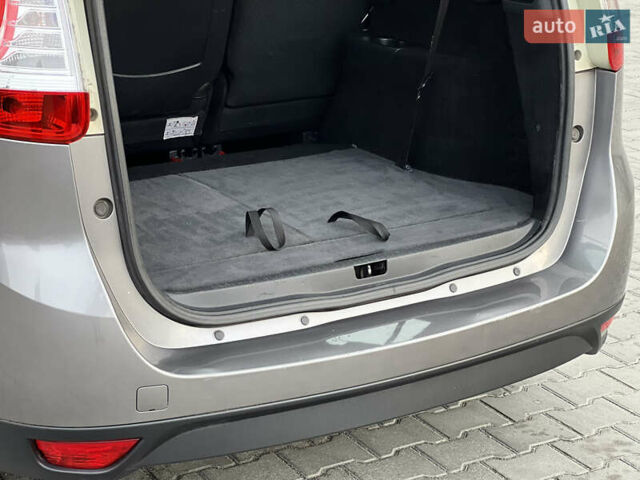 Сірий Рено Гранд Сценік, об'ємом двигуна 1.5 л та пробігом 210 тис. км за 10000 $, фото 77 на Automoto.ua