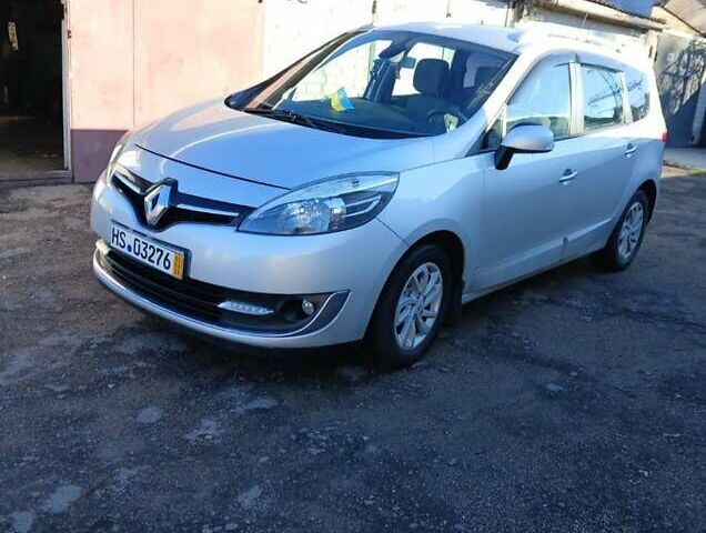 Сірий Рено Гранд Сценік, об'ємом двигуна 1.5 л та пробігом 207 тис. км за 9250 $, фото 1 на Automoto.ua