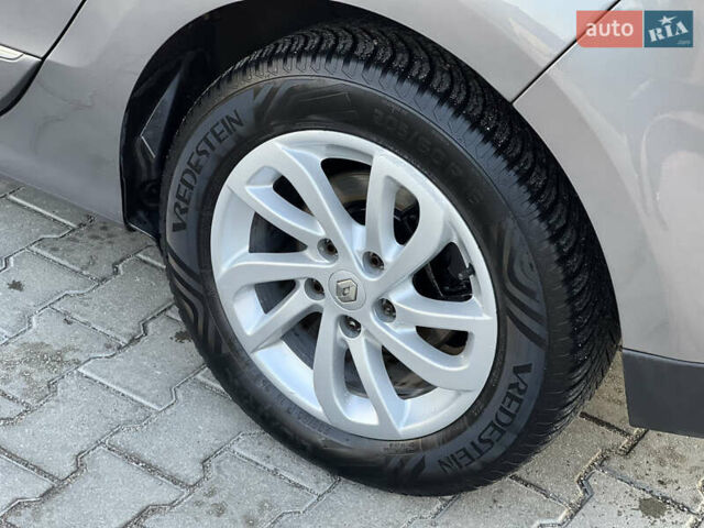 Сірий Рено Гранд Сценік, об'ємом двигуна 1.5 л та пробігом 210 тис. км за 10000 $, фото 41 на Automoto.ua