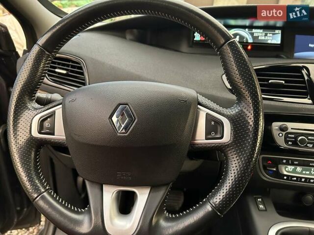 Серый Рено Гранд Сценик, объемом двигателя 1.2 л и пробегом 237 тыс. км за 7799 $, фото 32 на Automoto.ua