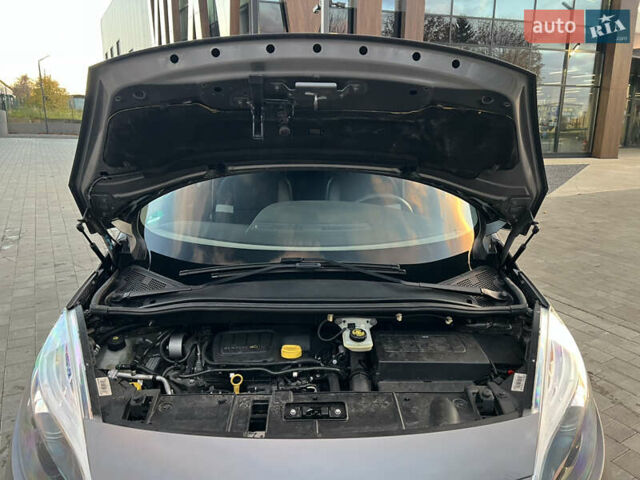 Серый Рено Гранд Сценик, объемом двигателя 0 л и пробегом 207 тыс. км за 10999 $, фото 52 на Automoto.ua