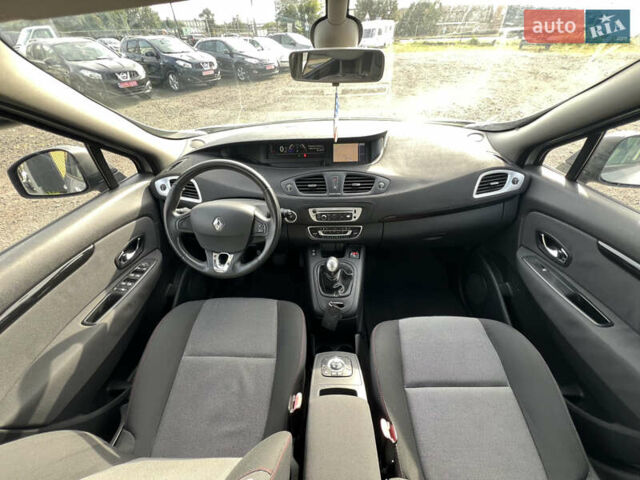 Серый Рено Гранд Сценик, объемом двигателя 1.6 л и пробегом 212 тыс. км за 8778 $, фото 34 на Automoto.ua