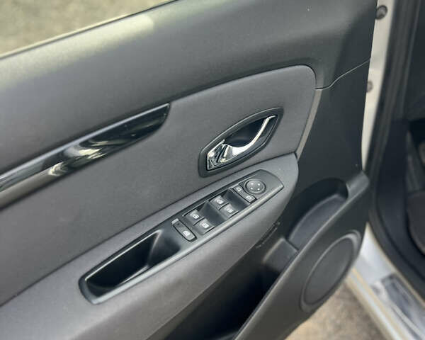 Серый Рено Гранд Сценик, объемом двигателя 1.6 л и пробегом 212 тыс. км за 8778 $, фото 12 на Automoto.ua