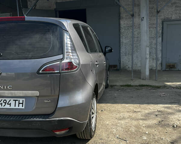 Серый Рено Гранд Сценик, объемом двигателя 1.46 л и пробегом 240 тыс. км за 8500 $, фото 10 на Automoto.ua