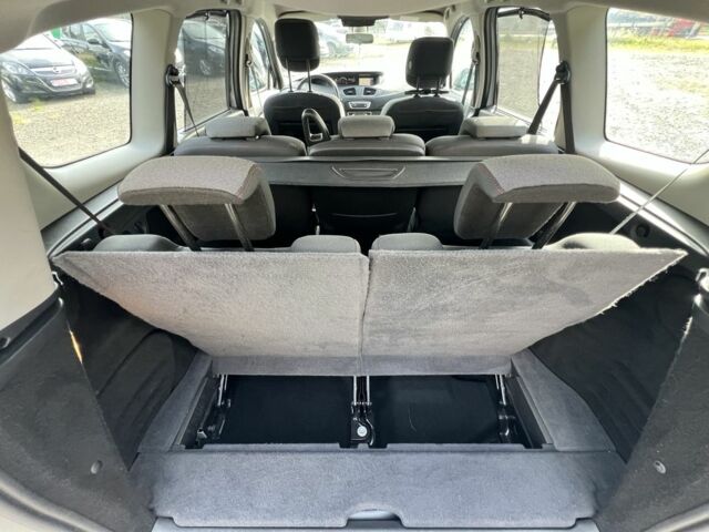 Сірий Рено Гранд Сценік, об'ємом двигуна 1.6 л та пробігом 194 тис. км за 8777 $, фото 17 на Automoto.ua