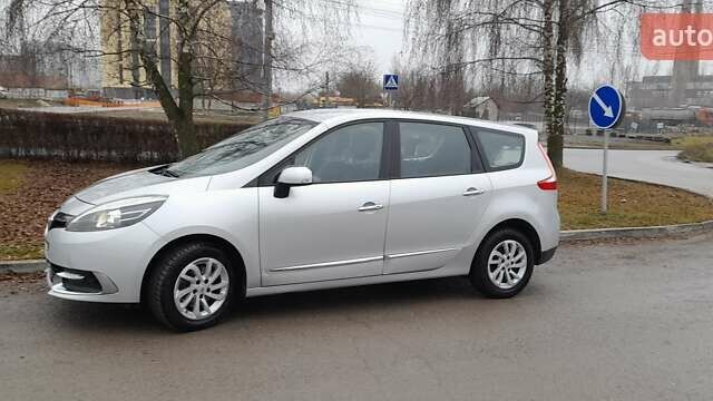 Серый Рено Гранд Сценик, объемом двигателя 1.46 л и пробегом 223 тыс. км за 11199 $, фото 5 на Automoto.ua