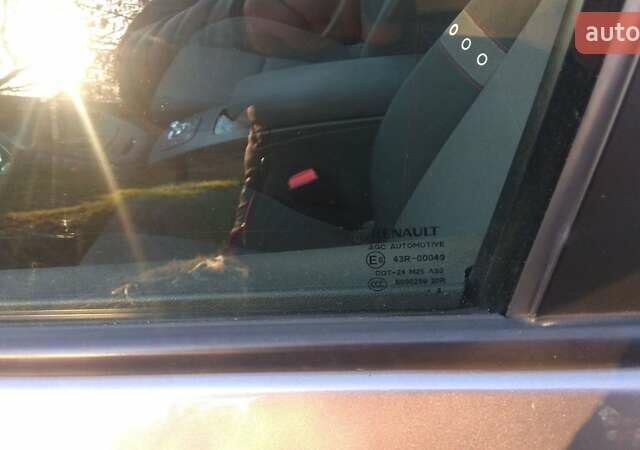 Серый Рено Гранд Сценик, объемом двигателя 1.5 л и пробегом 260 тыс. км за 10000 $, фото 17 на Automoto.ua