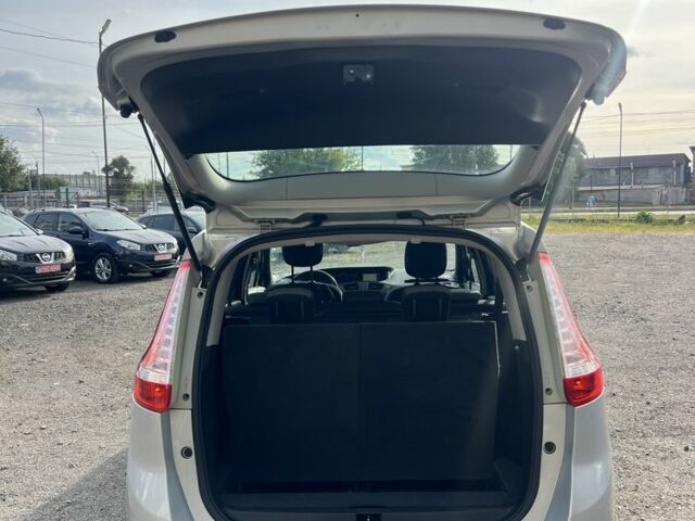 Сірий Рено Гранд Сценік, об'ємом двигуна 1.6 л та пробігом 194 тис. км за 8777 $, фото 16 на Automoto.ua