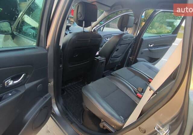 Сірий Рено Гранд Сценік, об'ємом двигуна 1.6 л та пробігом 245 тис. км за 8999 $, фото 8 на Automoto.ua