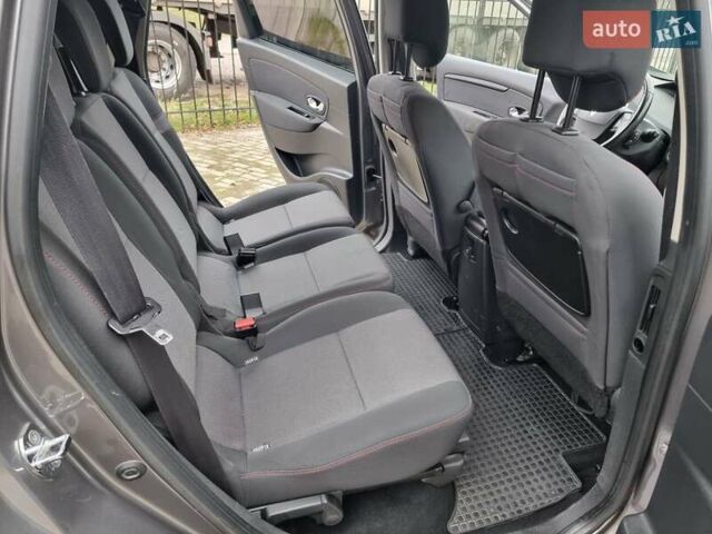 Сірий Рено Гранд Сценік, об'ємом двигуна 1.46 л та пробігом 217 тис. км за 8500 $, фото 19 на Automoto.ua