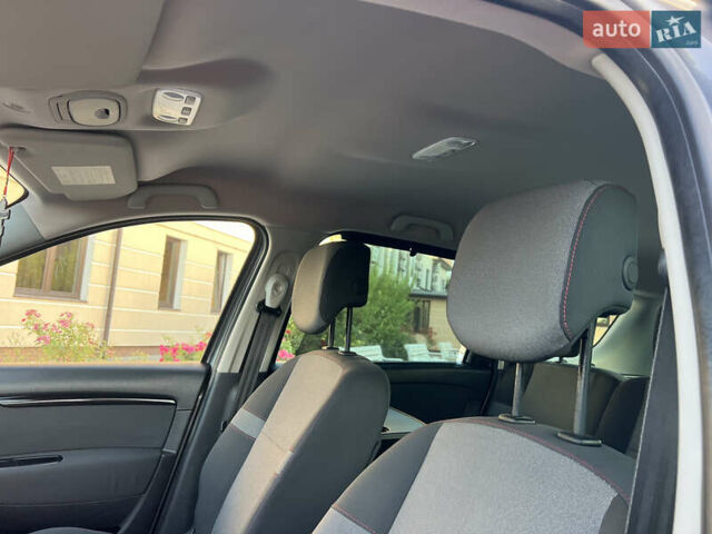 Серый Рено Гранд Сценик, объемом двигателя 1.6 л и пробегом 203 тыс. км за 8990 $, фото 32 на Automoto.ua