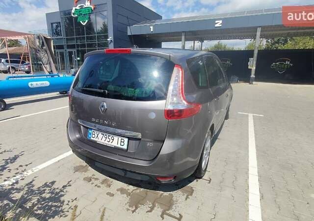 Сірий Рено Гранд Сценік, об'ємом двигуна 1.6 л та пробігом 245 тис. км за 8999 $, фото 2 на Automoto.ua