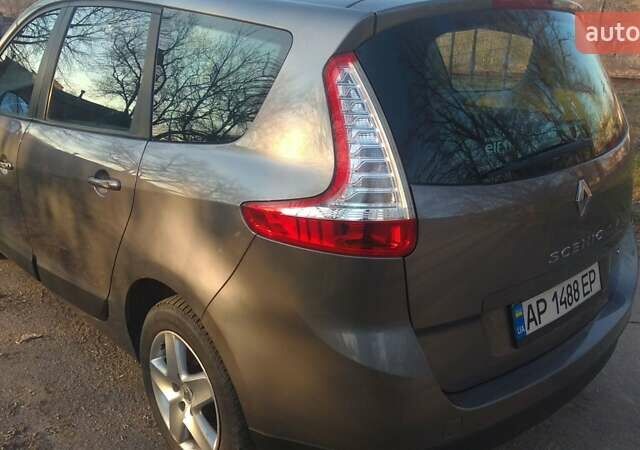 Серый Рено Гранд Сценик, объемом двигателя 1.5 л и пробегом 260 тыс. км за 10000 $, фото 6 на Automoto.ua