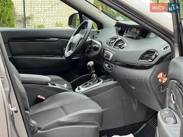 Сірий Рено Гранд Сценік, об'ємом двигуна 1.5 л та пробігом 210 тис. км за 10000 $, фото 67 на Automoto.ua