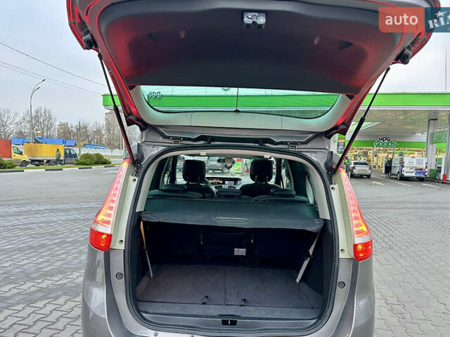 Сірий Рено Гранд Сценік, об'ємом двигуна 1.5 л та пробігом 225 тис. км за 10899 $, фото 25 на Automoto.ua