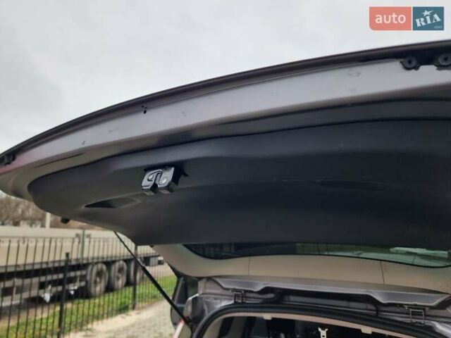 Сірий Рено Гранд Сценік, об'ємом двигуна 1.46 л та пробігом 217 тис. км за 8500 $, фото 18 на Automoto.ua