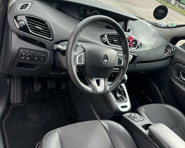 Серый Рено Гранд Сценик, объемом двигателя 1.6 л и пробегом 222 тыс. км за 8900 $, фото 8 на Automoto.ua