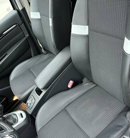 Сірий Рено Гранд Сценік, об'ємом двигуна 1.5 л та пробігом 225 тис. км за 10899 $, фото 33 на Automoto.ua