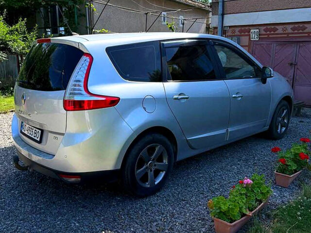 Серый Рено Гранд Сценик, объемом двигателя 1.5 л и пробегом 175 тыс. км за 9000 $, фото 1 на Automoto.ua