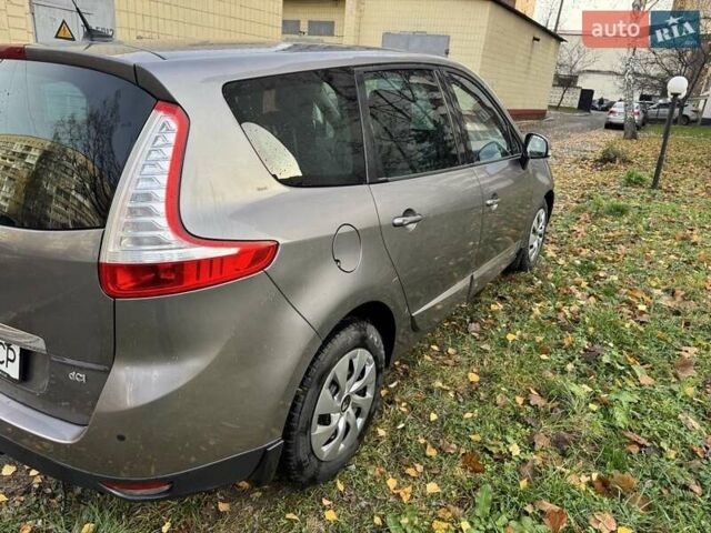 Сірий Рено Гранд Сценік, об'ємом двигуна 1.5 л та пробігом 274 тис. км за 8500 $, фото 3 на Automoto.ua