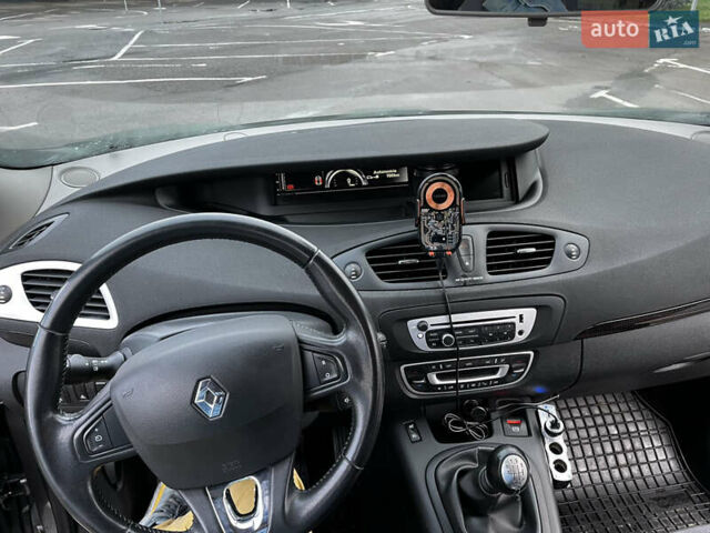 Серый Рено Гранд Сценик, объемом двигателя 1.5 л и пробегом 220 тыс. км за 8500 $, фото 16 на Automoto.ua