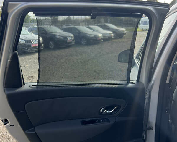 Серый Рено Гранд Сценик, объемом двигателя 1.6 л и пробегом 212 тыс. км за 8778 $, фото 36 на Automoto.ua