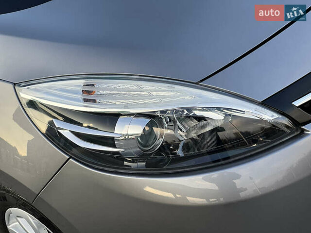 Сірий Рено Гранд Сценік, об'ємом двигуна 1.5 л та пробігом 210 тис. км за 10000 $, фото 38 на Automoto.ua