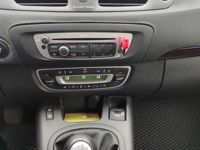 Сірий Рено Гранд Сценік, об'ємом двигуна 1.6 л та пробігом 212 тис. км за 10000 $, фото 7 на Automoto.ua