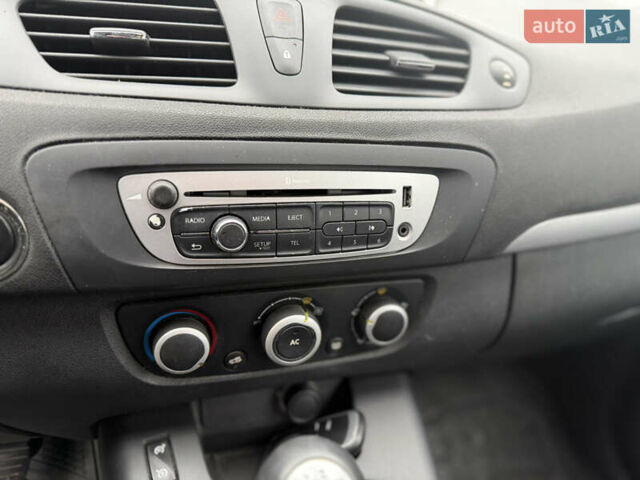 Серый Рено Гранд Сценик, объемом двигателя 1.5 л и пробегом 270 тыс. км за 6850 $, фото 13 на Automoto.ua